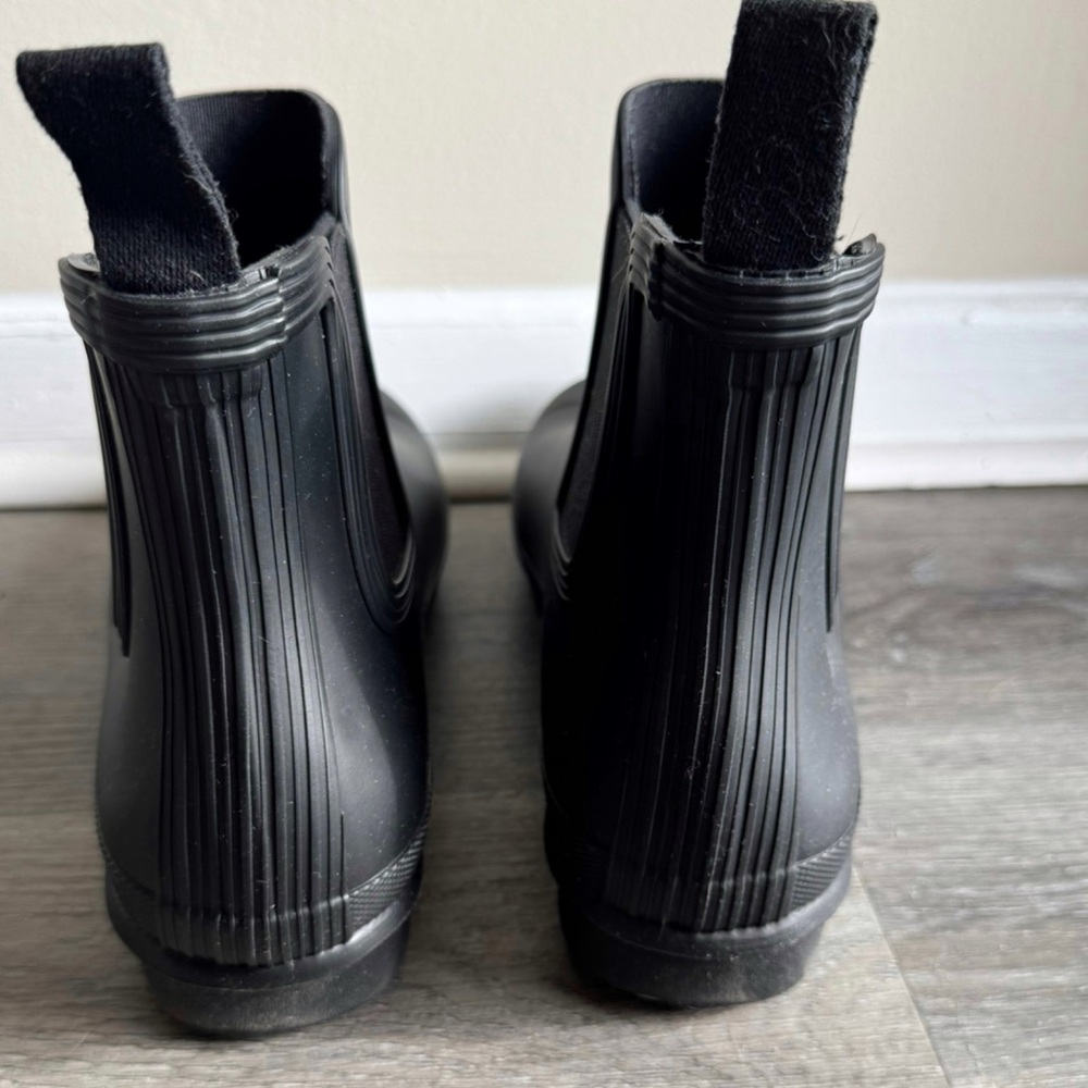 HUNTER Original Chelsea Rain Boots - Picture 7 of 13